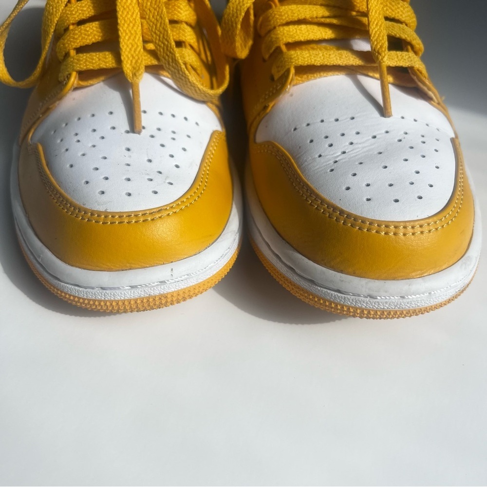 Nike Air Jordan 1 Low mustard white two tone Sneakers size 7.5 - Picture 4 of 12